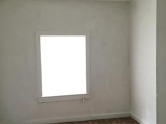 4th image of 1600 Keith St