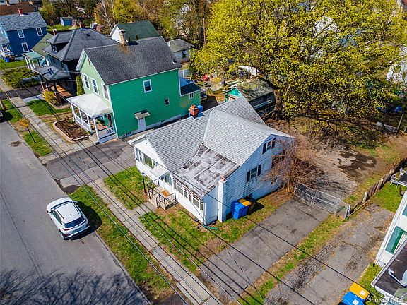 5th image of 81 Pine Grove Avenue