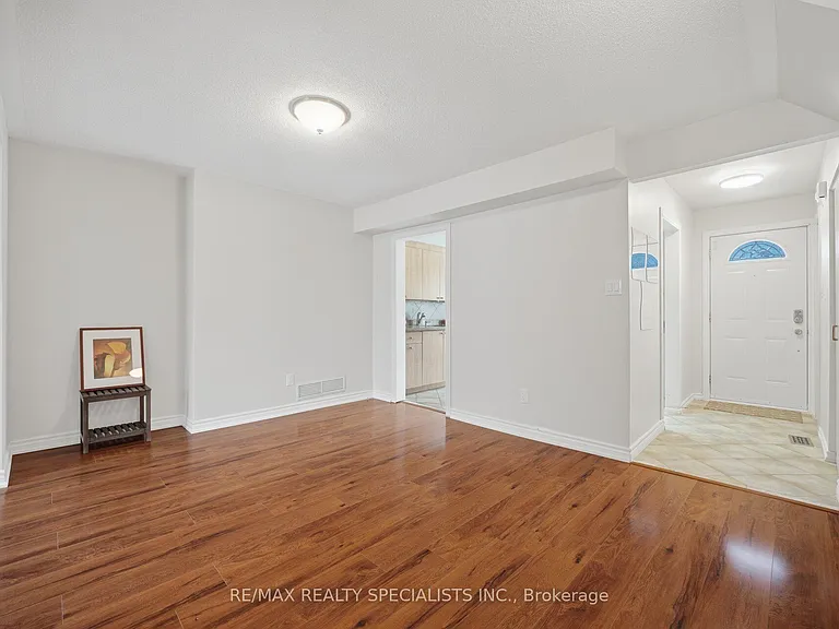 701 Burnhamthorpe Rd #106 — Photo 11