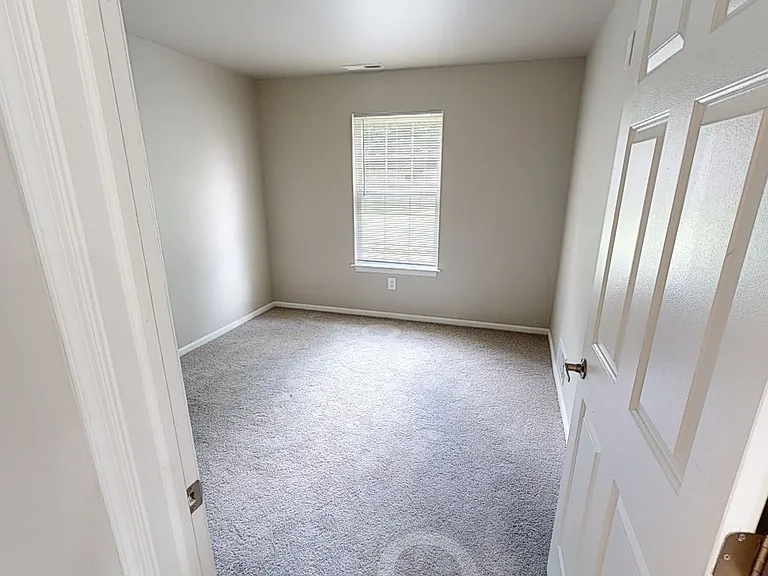 30 River Chase Dr #9 — Photo 1