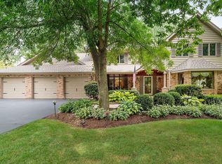 5 Peppermill Ct, Burr Ridge, IL 60527