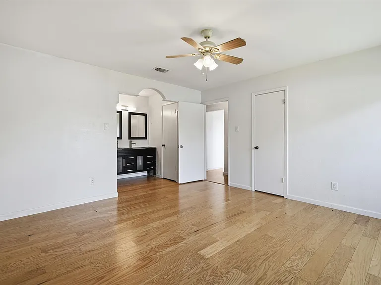 214 Glen Haven Ct — Photo 14