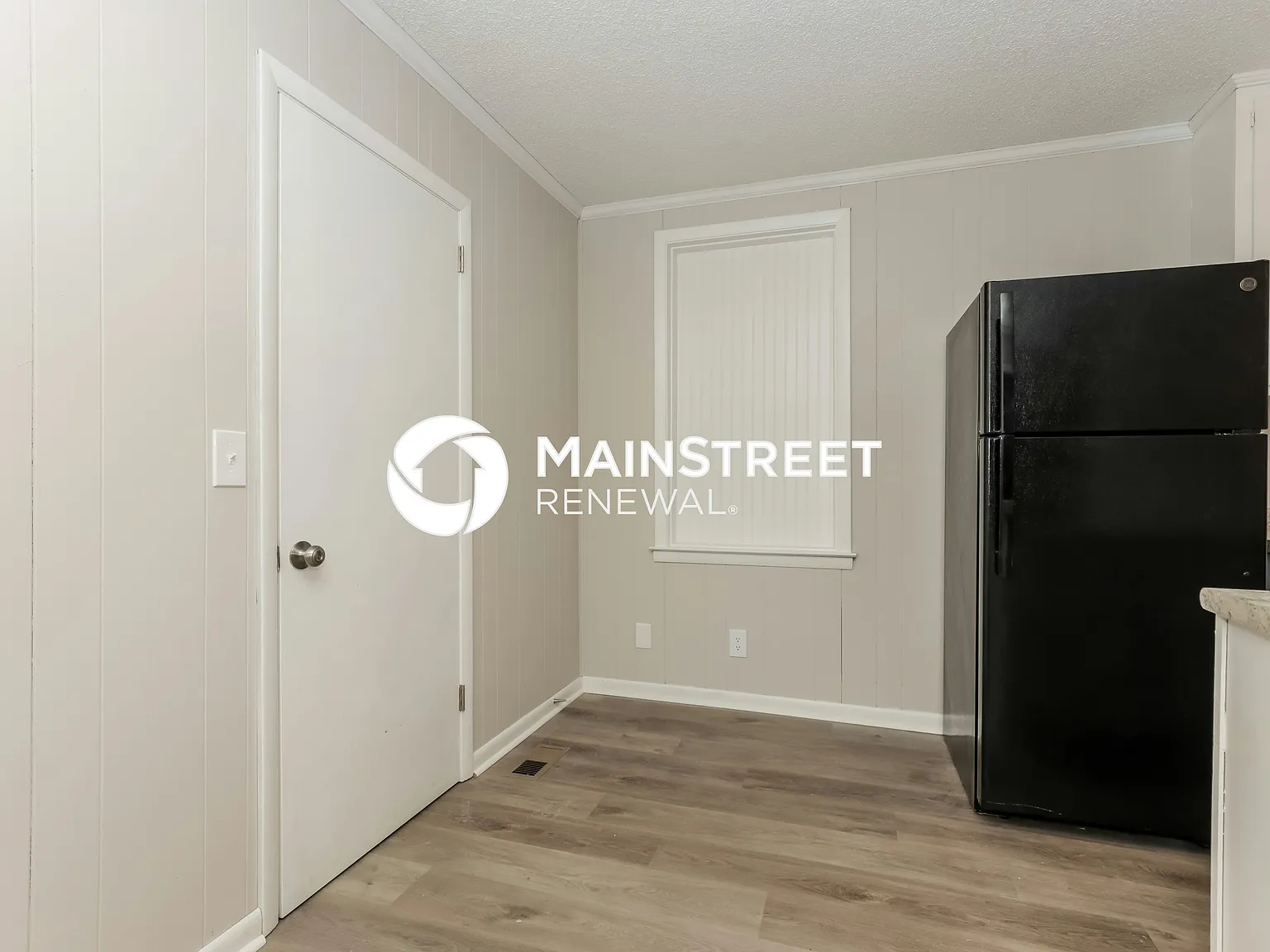 147 S E Springdale Dr — Photo 4