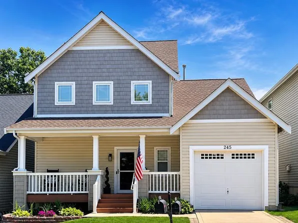 245 Montclair Tower Dr, Saint Charles, MO 63303