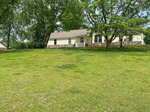 2nd image of 372 West Dr