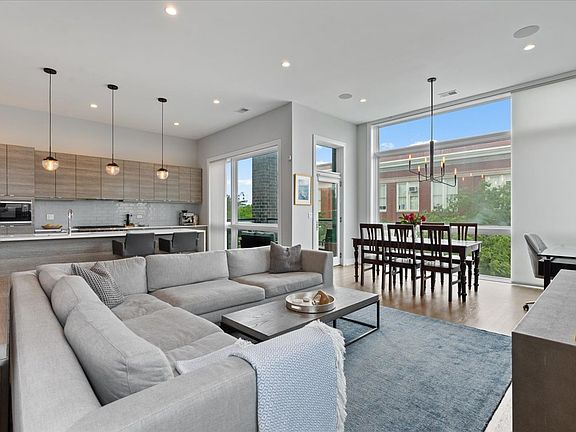 2nd image of 2145 W Augusta Blvd #Penthouse 3