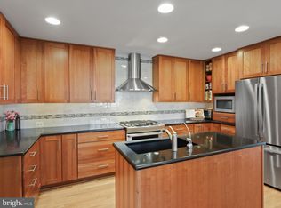 4416 16th St N, Arlington, VA 22207