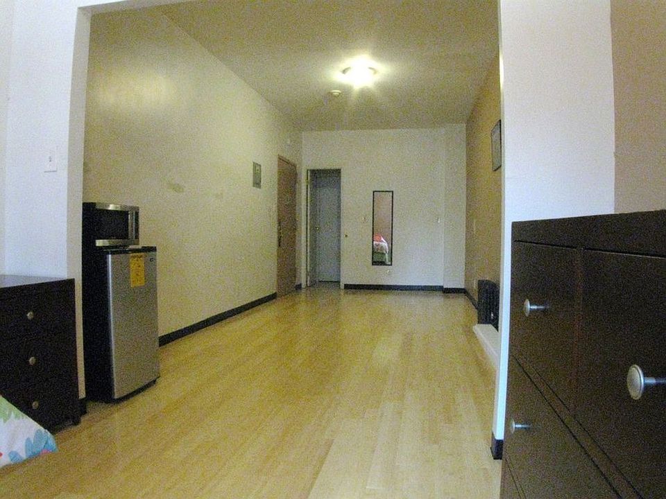 2nd image of 201 W 95th St APT 507