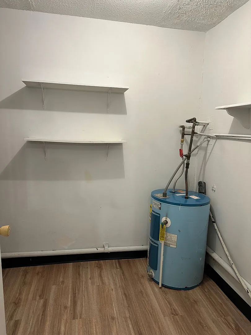 First level 1 bedroom/1 bath Condo available to call home! — Photo 4