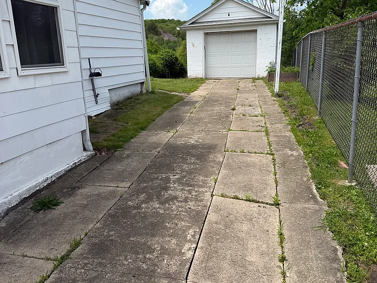 64 Hill St — Photo 5
