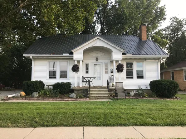 711 Hale St, Normal, IL 61761