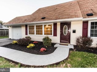 86 Mill Dr, Levittown, PA 19056