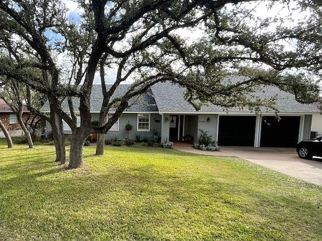1st image of 21433 Lakefront Dr