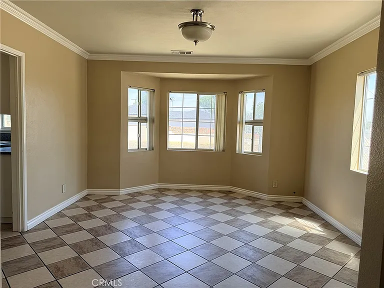 2820 Madison St — Photo 8