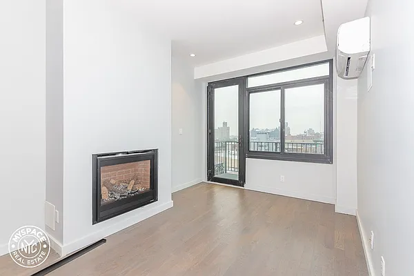 Rented by MySpaceNYC | media 33