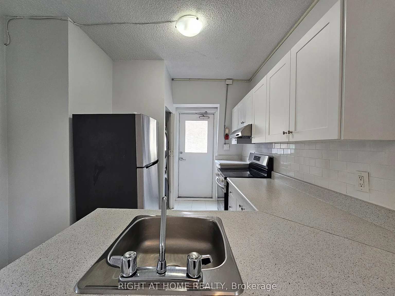 2 bed, $2,595 — Photo 3