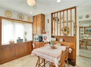 11 Arbor Ln, Hicksville, NY 11801