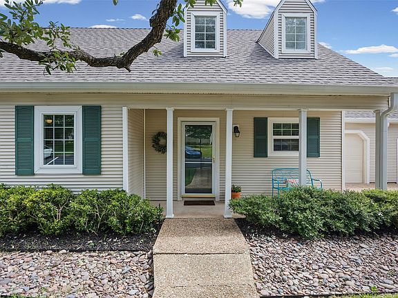 2nd image of 3870 Williamsburg Cir