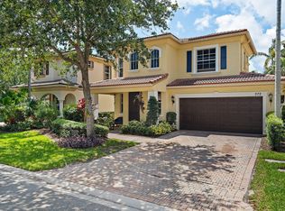 372 Columbus St, Palm Beach Gardens, FL 33410