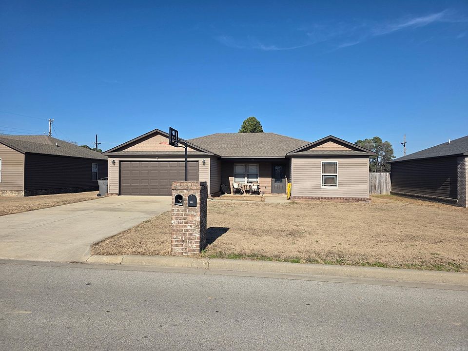 1st image of 305 Gavin Dr