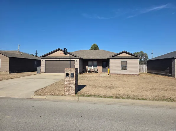 305 Gavin Dr, Paragould, AR 72450