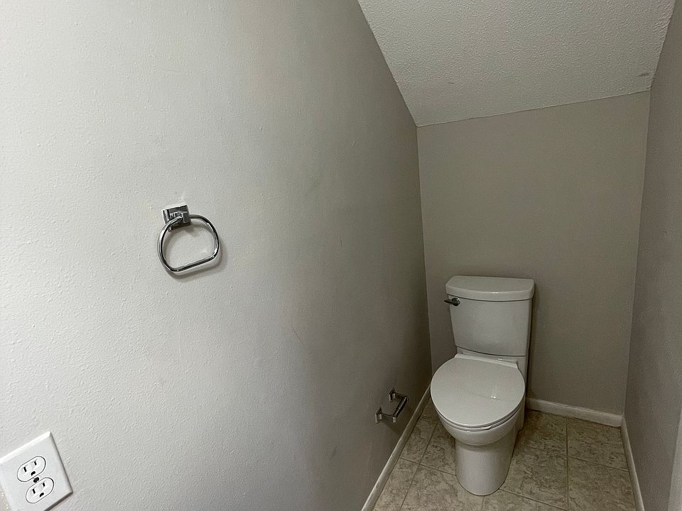 532 Parkview Rd #10 - Half Bath 2_08072024