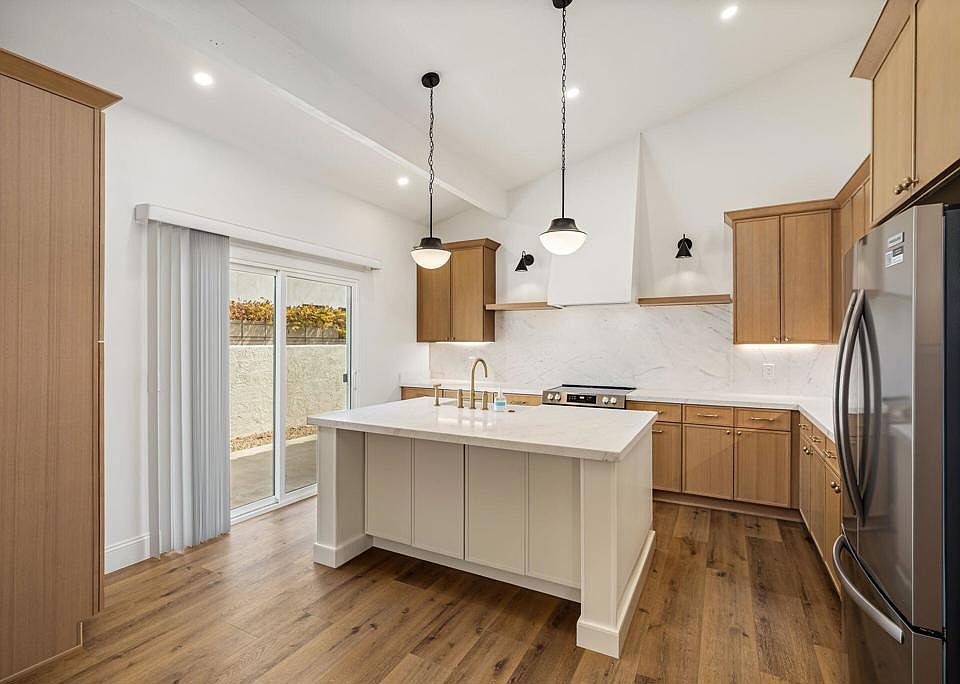 1st image of 54100 Avenida Obregon