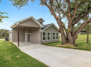 918 Guadalupe River Dr, Granbury, TX 76048