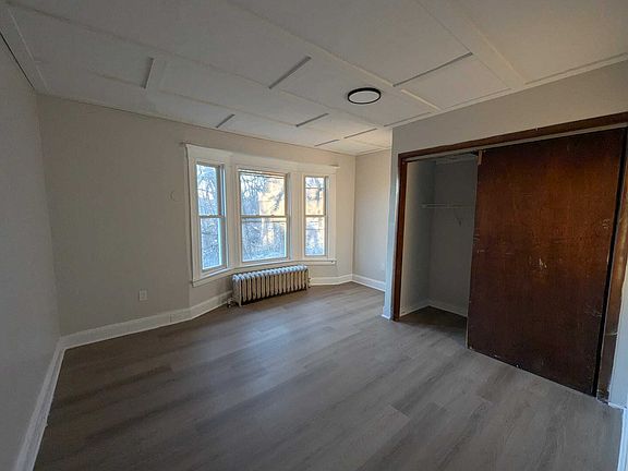 4th image of 184 Buckingham St #2