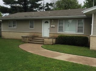 1951 E Glenco St, Springfield, MO 65803