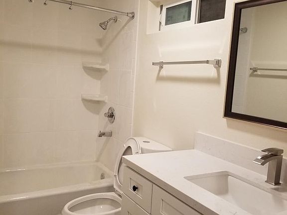 4th image of 3160 Havenpark Ave