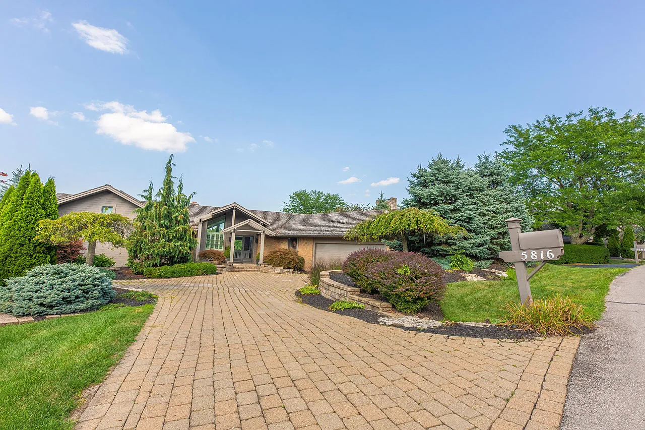 5 bed, 5.5 bath, 3799 sqft, $7,200 — Photo 3