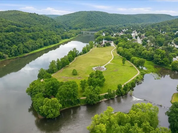 5 Lighthouse Is, Tionesta, PA 16353