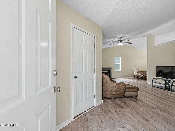 3rd image of 109 Ellen Court