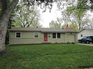 1726 Maenner Dr, Omaha, NE 68114