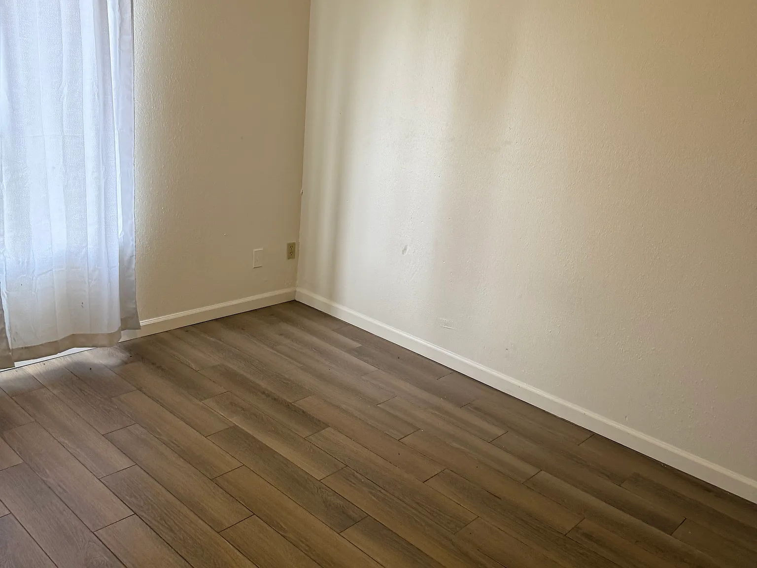 2 bed, 800 sqft, $1,295 — Photo 2