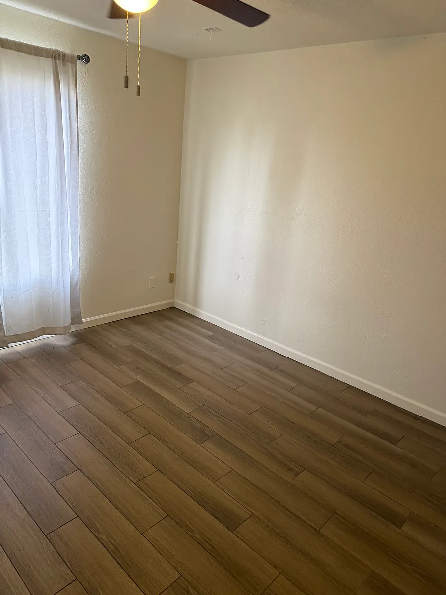Building Photo - 1335 E Vassar Ave #202