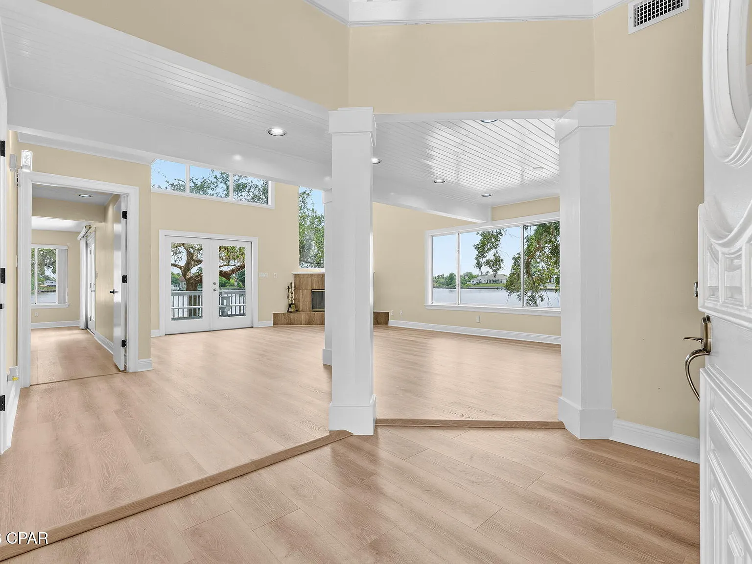 3 bed, 2.5 bath, 1896 sqft, $2,900 — Photo 3