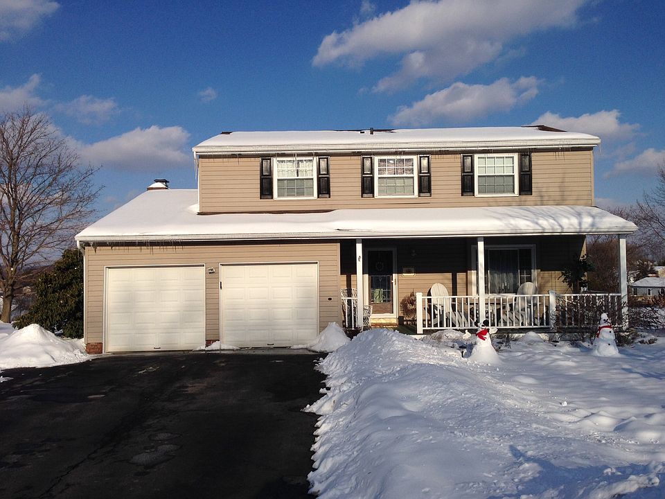 215 Woodridge Drive