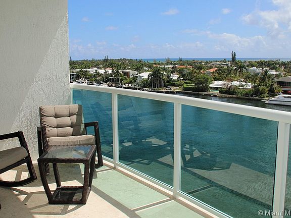 3rd image of 20201 E Country Club Dr APT 704