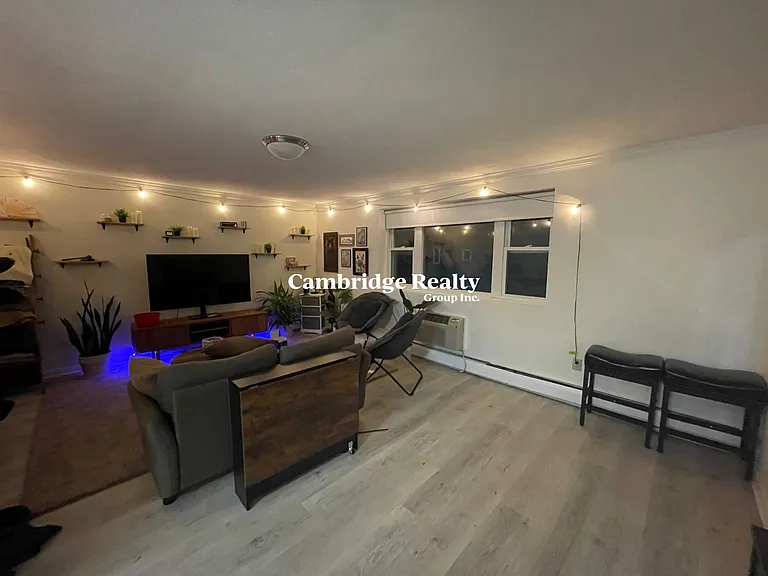 16 Westford St #6T — Photo 7