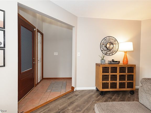 3rd image of 725 Maplewood Ave