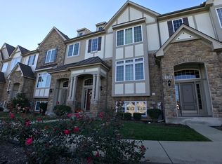 324 Castle Cir, Carol Stream, IL 60188