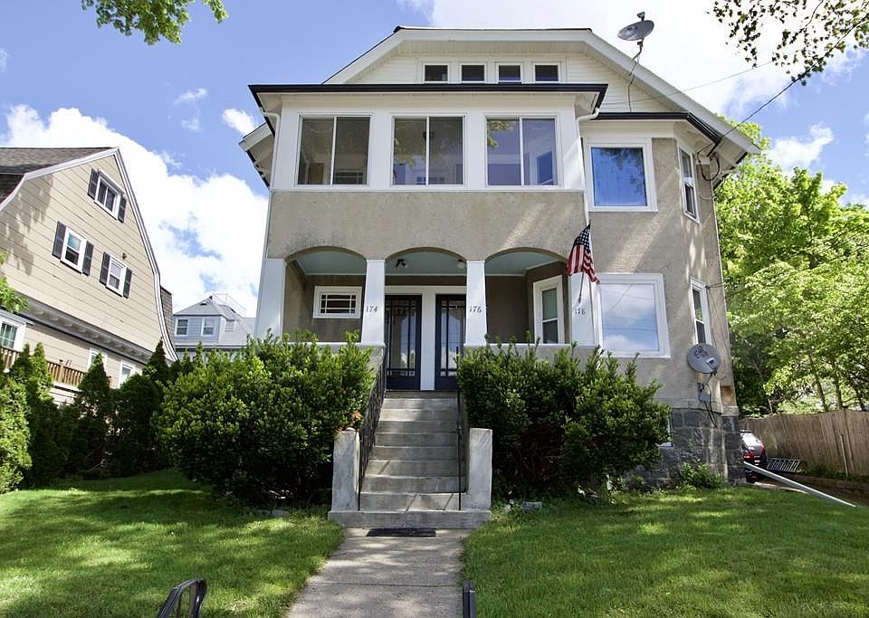 1st image of 178 Whitwell St #3