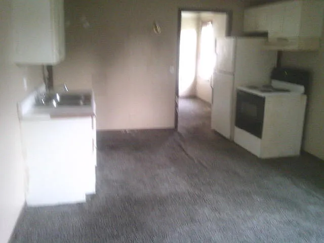 1020 W 3rd St #4 — Photo 4