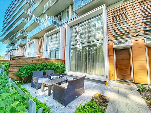 29 Queens Quay E Photo 1