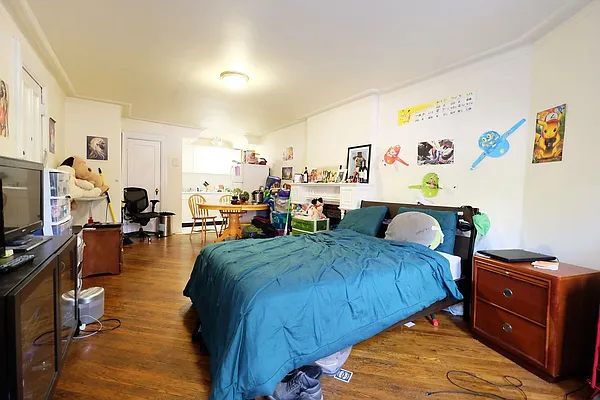 Rented by SBJ Brokerage, LLC | media 19