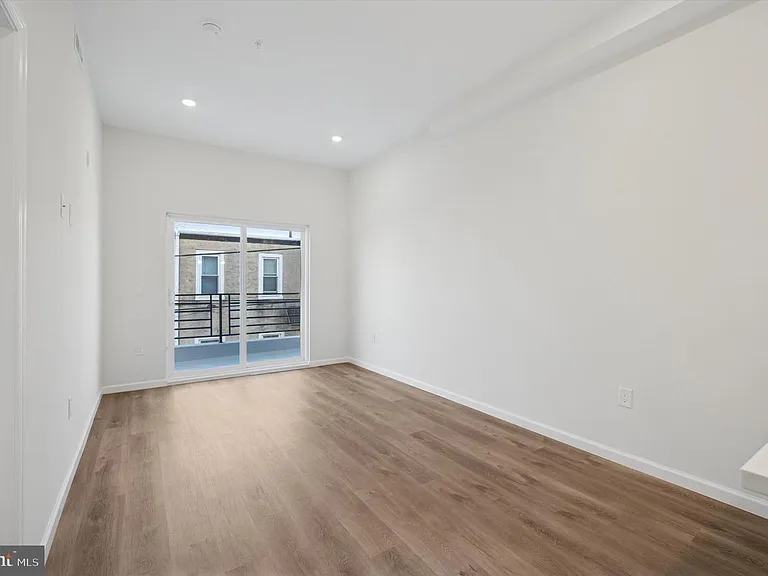 105 N 63rd St #4 — Photo 7
