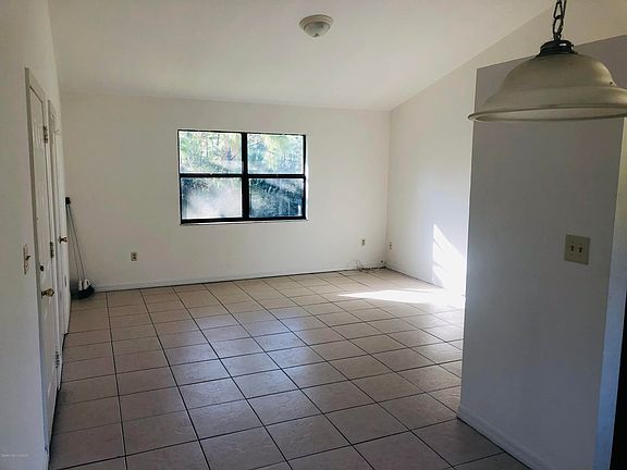 4th image of 411 Thor Ave SE APT 201