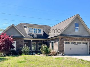 2758 Waterhaven Dr, Chattanooga, TN 37406